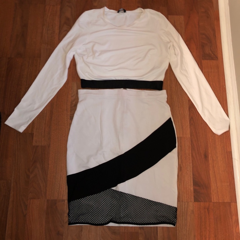 Women’s BEBE White/Black Top and Skirt Set Sz L